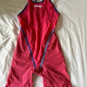 Arena Carbon Glide Closed Back